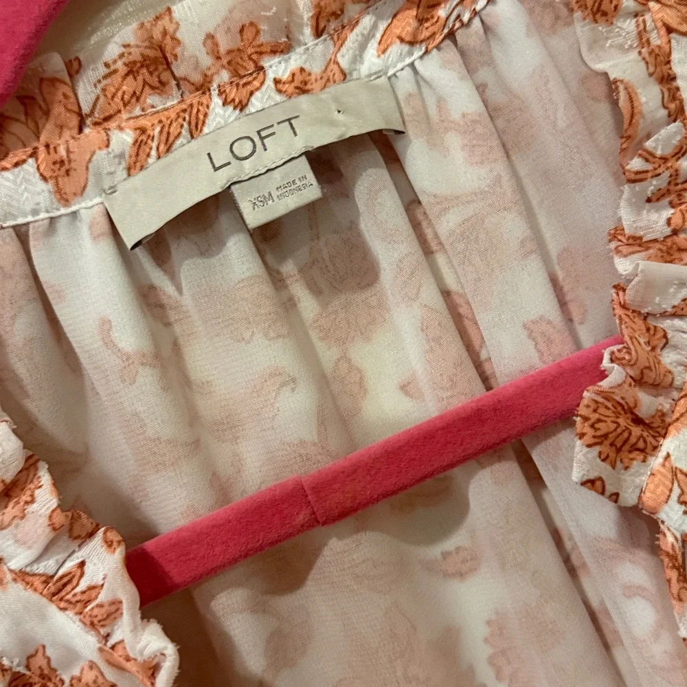 Loft floral coral ruffle cuff top, XSM - Picture 6 of 10